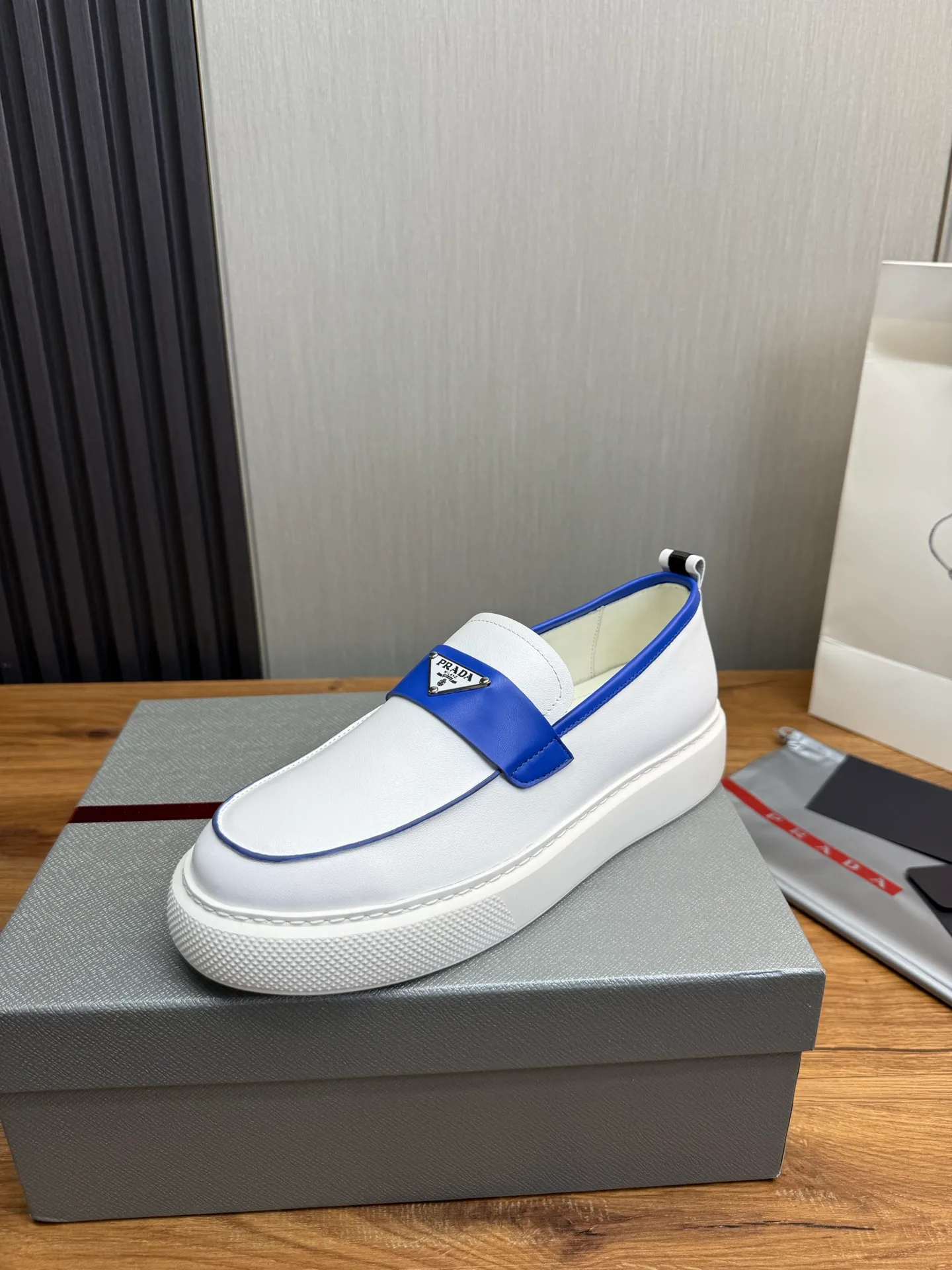 Factory price 580💰 [PRADA] Men's shoes are popular in the counter, official website is synchronized, 1 high-quality shipment ✔️Original cowhide + cowhide lining, 1🆚1 replica, original sole, 38-45 (45 customized, non-refundable)